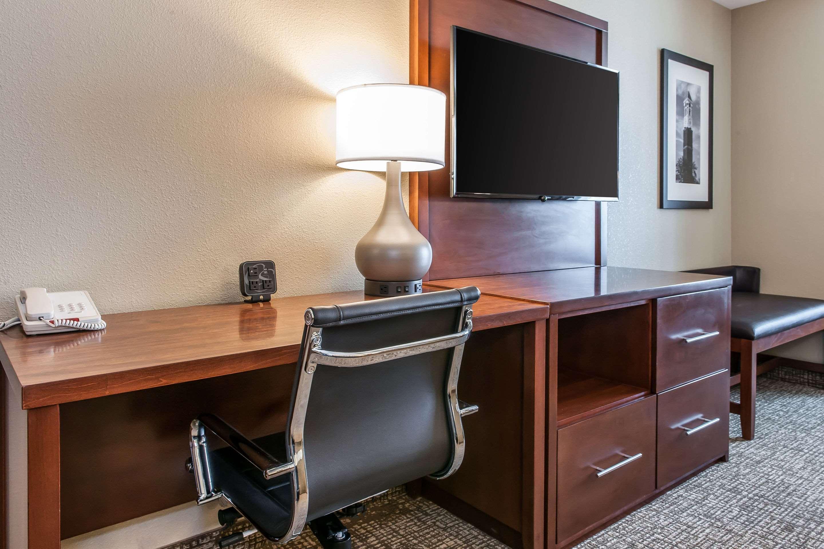 Comfort Suites Rensselaer Extérieur photo